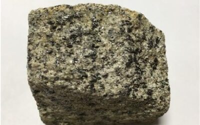 Mineralogical and elemental characterization of graphite